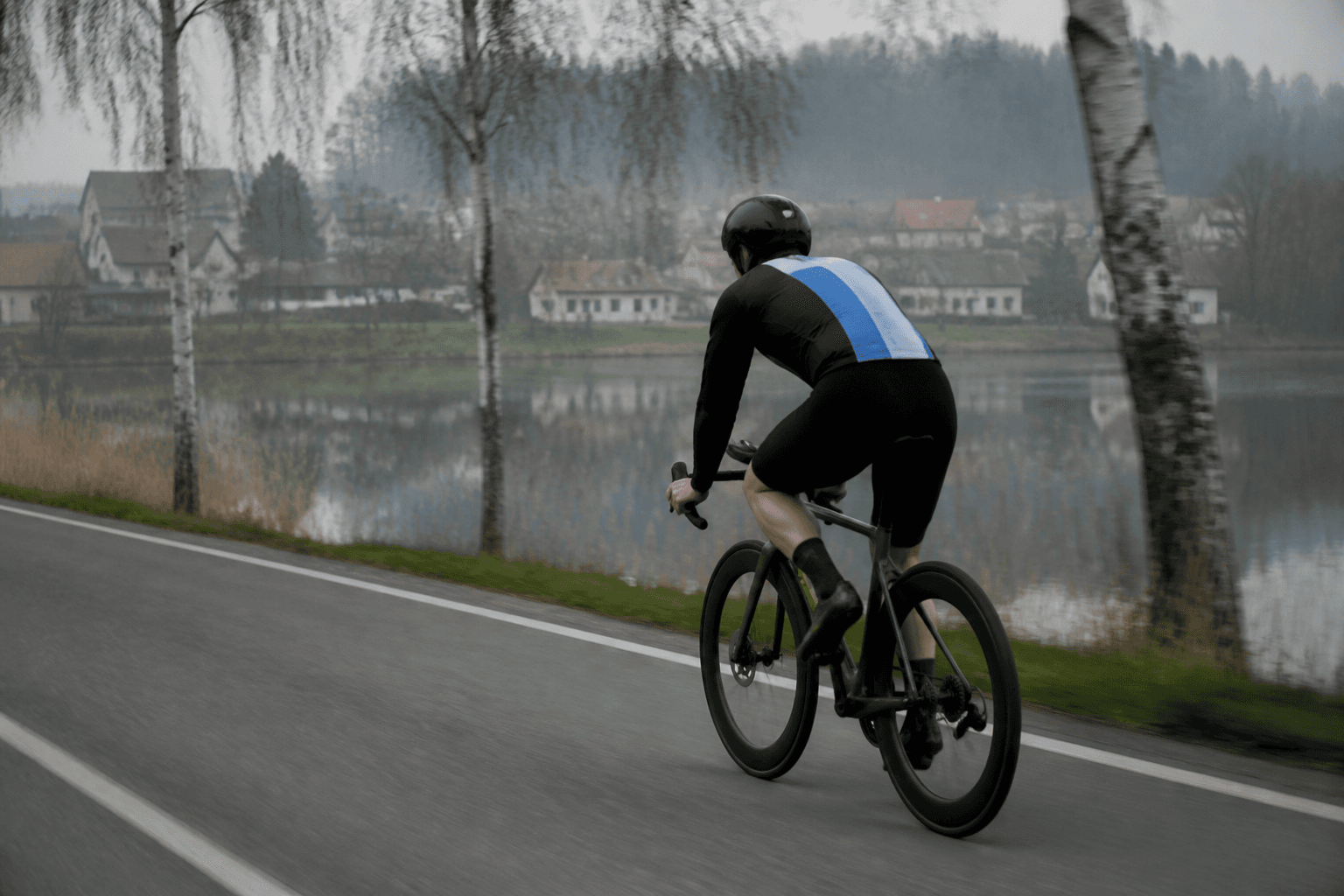 Koła aerodynamiczne na triathlon: ile sekund naprawdę dają i czego nie kupować