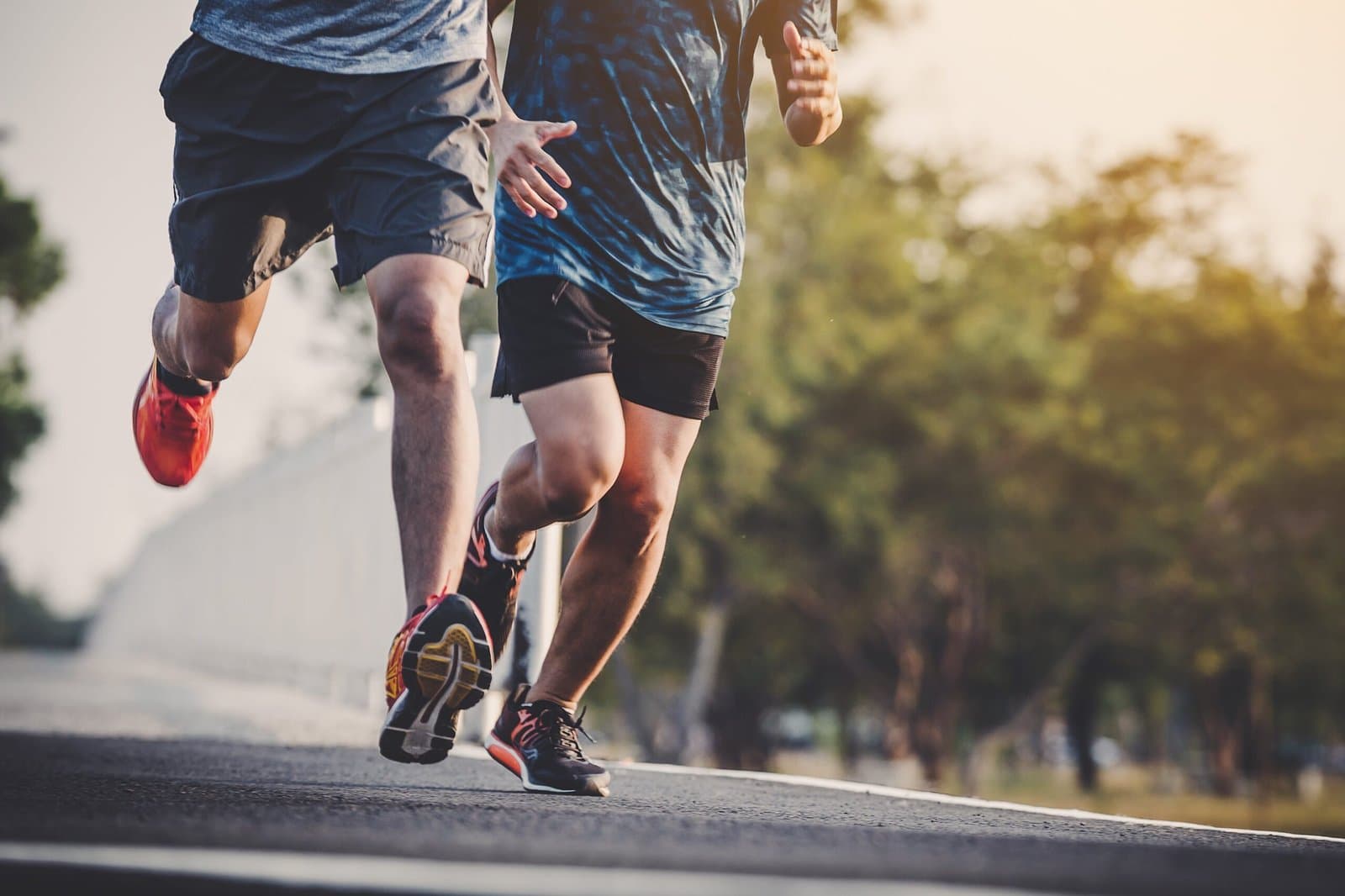 Kreatyna w triathlonie: Regeneracja, sen i siła — co mówi nauka w 2026